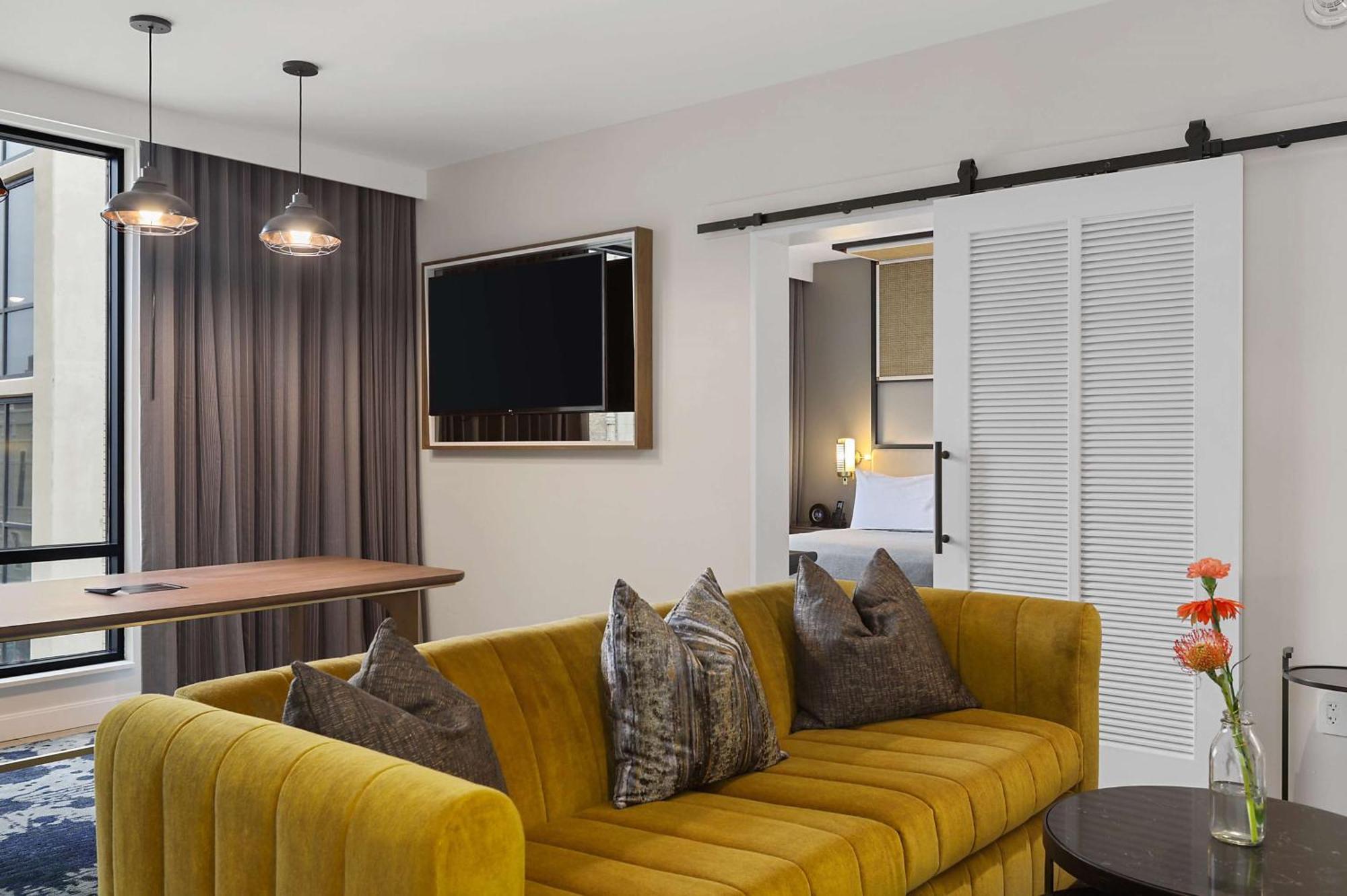 Hotel Canopy By Hilton Downtown 4*