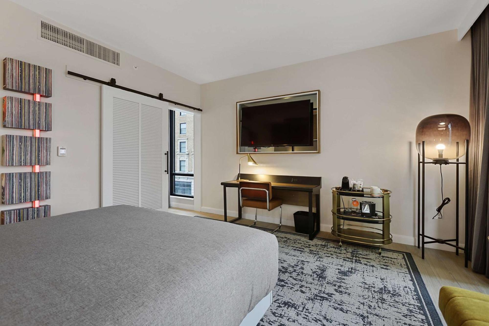 Canopy By Hilton Downtown 4*
