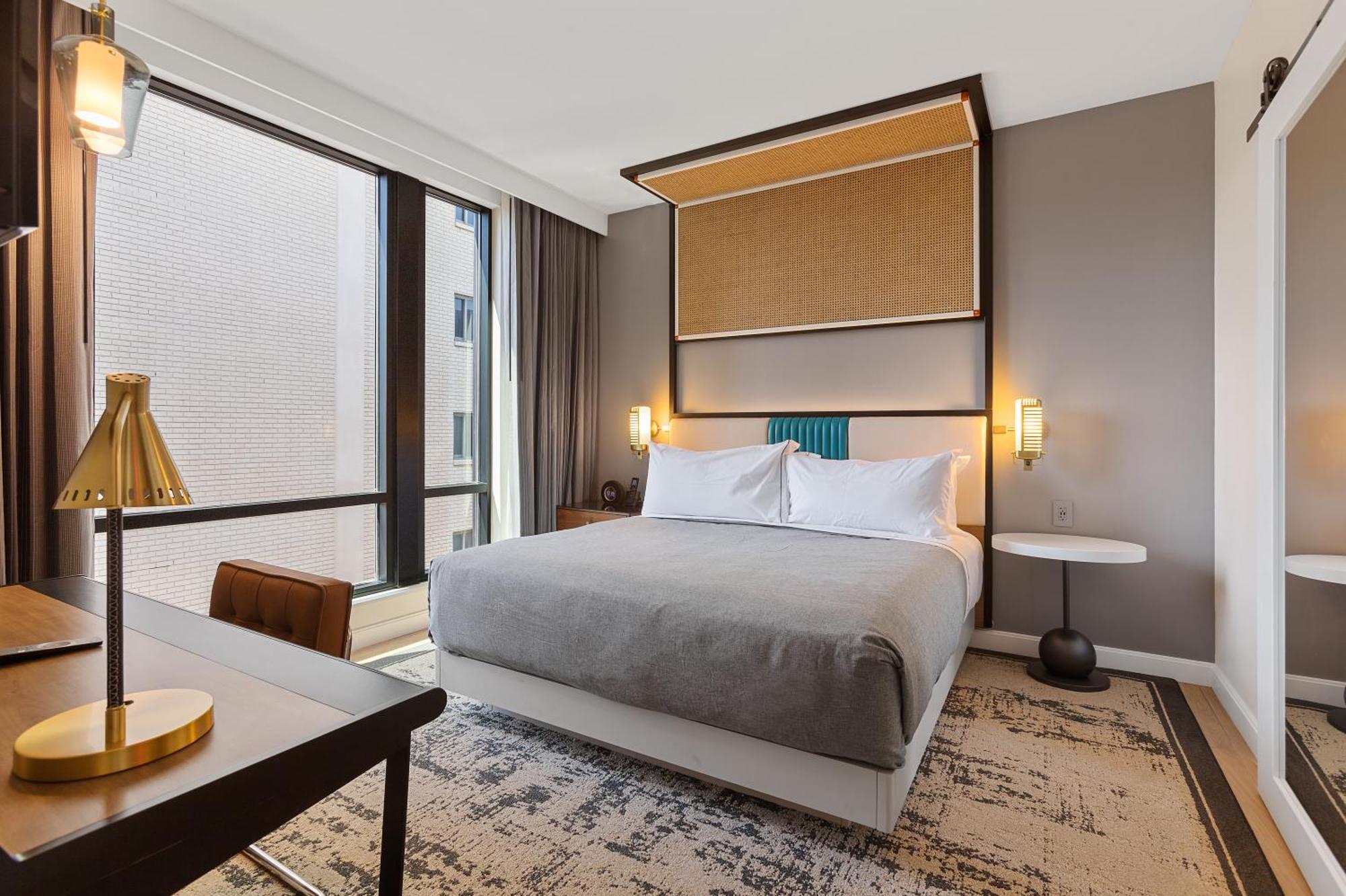 Hotel Canopy By Hilton Downtown 4*
