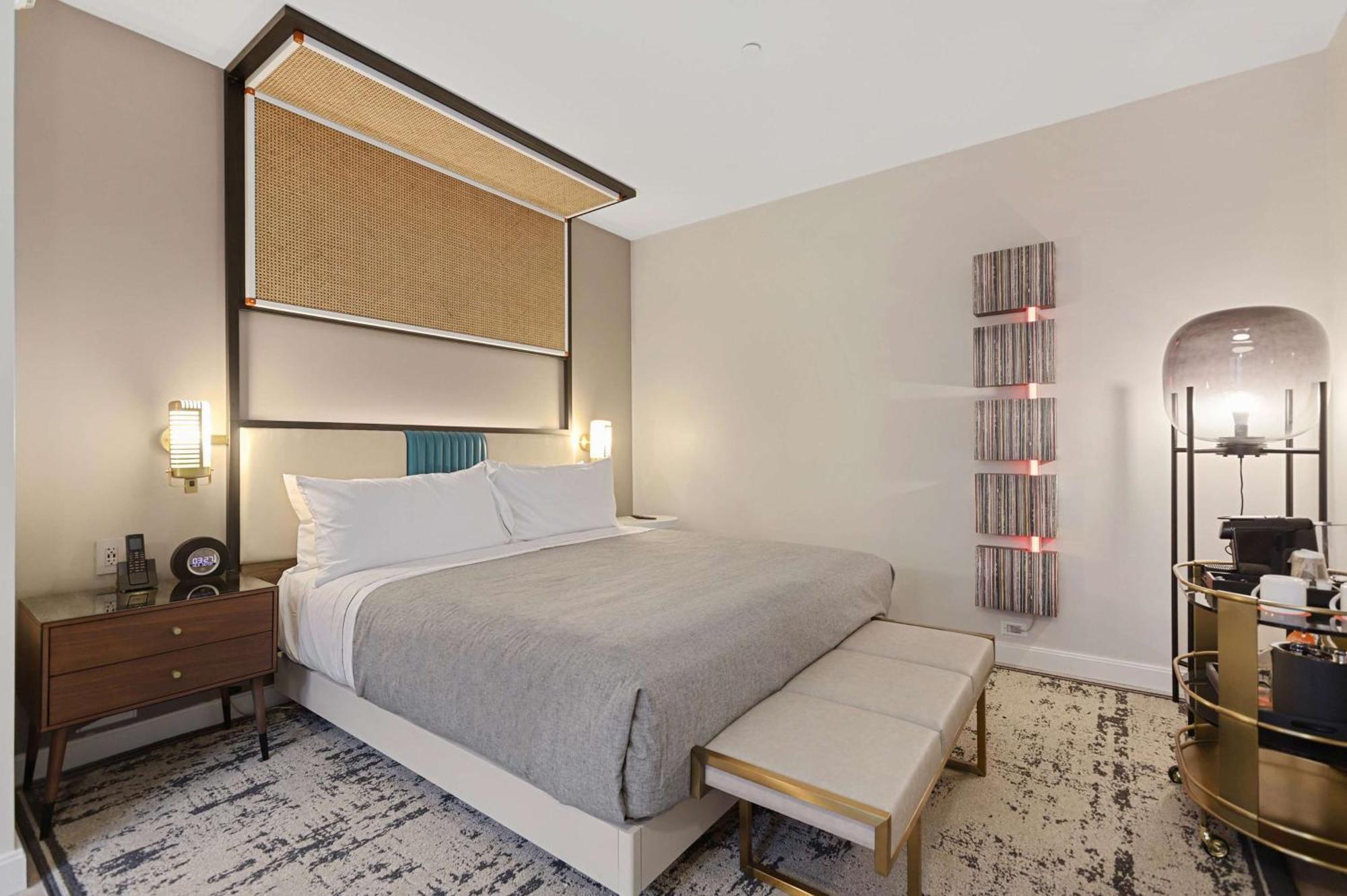 Canopy By Hilton Downtown 4*
